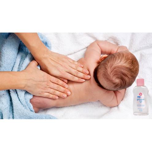 Dầu massage và dưỡng ẩm Johnsons Baby Oil 125ml
