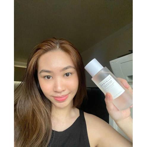 Nước hoa hồng SKIN1004 Madagascar Centella Tone Brightening Boosting Toner 210ml