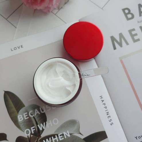 Kem Dưỡng Da Đa Năng Chuyên Sâu Chiết Xuất Dầu Ngựa Epona All In One Total Skin Care Intensive