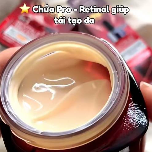 Kem Dưỡng Ban Ngày Giúp Sáng Da Căng Bóng & Ngăn Ngừa Lão Hoá L'Oreal Paris Revitalift Triple Power Age-Correcting Cream Day