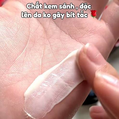 Kem Dưỡng Ban Ngày Giúp Sáng Da Căng Bóng & Ngăn Ngừa Lão Hoá L'Oreal Paris Revitalift Triple Power Age-Correcting Cream Day