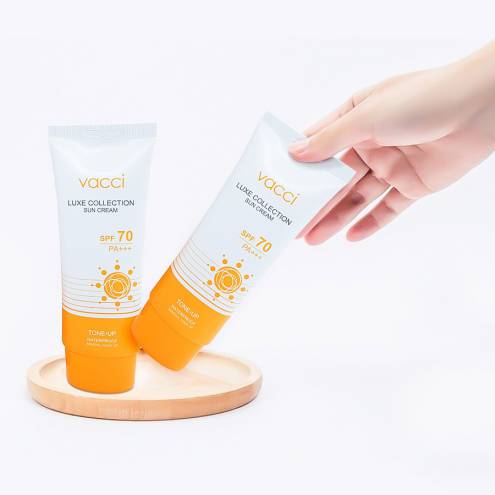 Kem chống nắng nâng tông da SPF 70 PA+++ VACCI