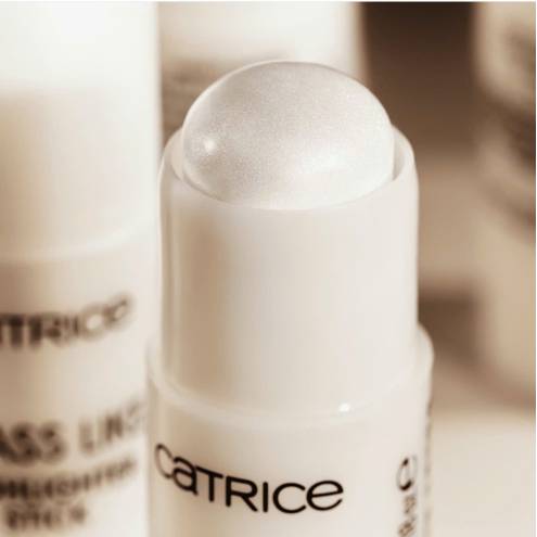 Thỏi bắt sáng Catrice Glass Like Highlighter Stick 5.5g