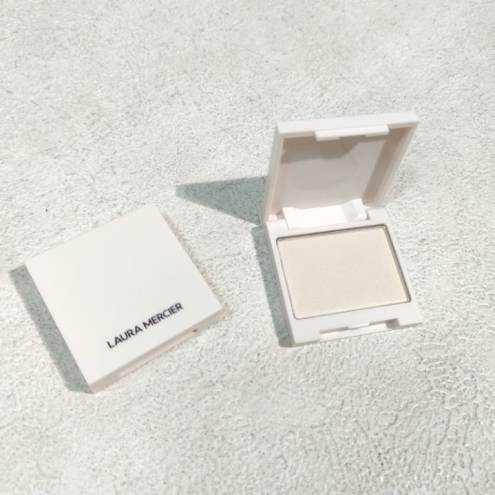 Phấn Phủ Nén Laura Mercier Không Màu 2gr